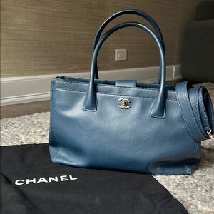 Chanel Cerf Tote Navy Blue Bag with Signature Turn-Lock